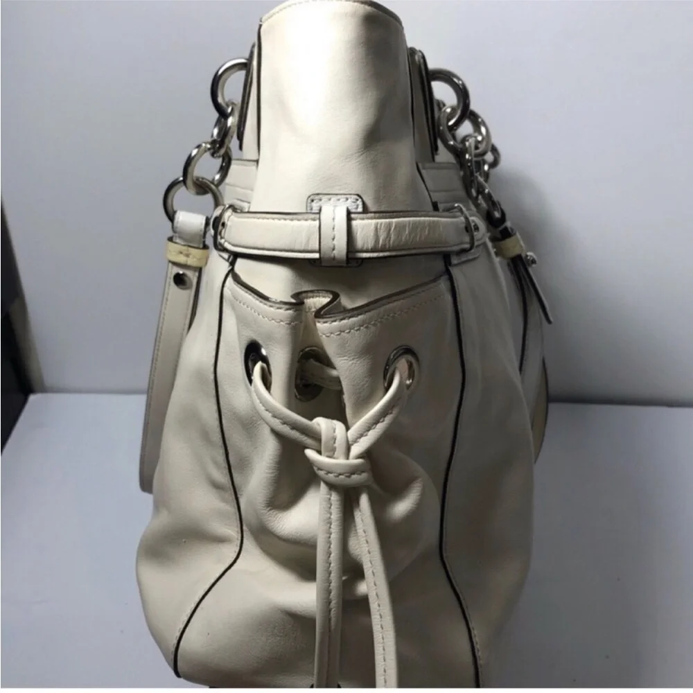 Coach Colette Cream Leather Shoulder Bag.